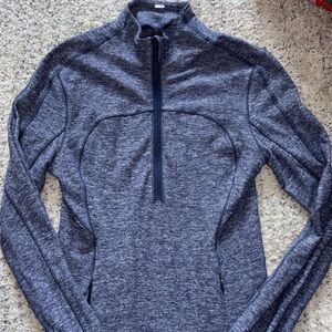 Lululemon size 6 half zip